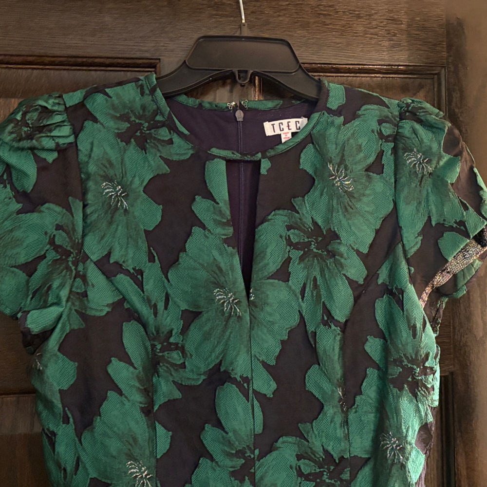 TCEC Green Floral Dress - Picture 3 of 5